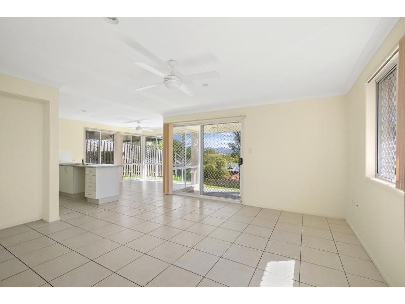 17 Banksiadale Close, Elanora QLD 4221