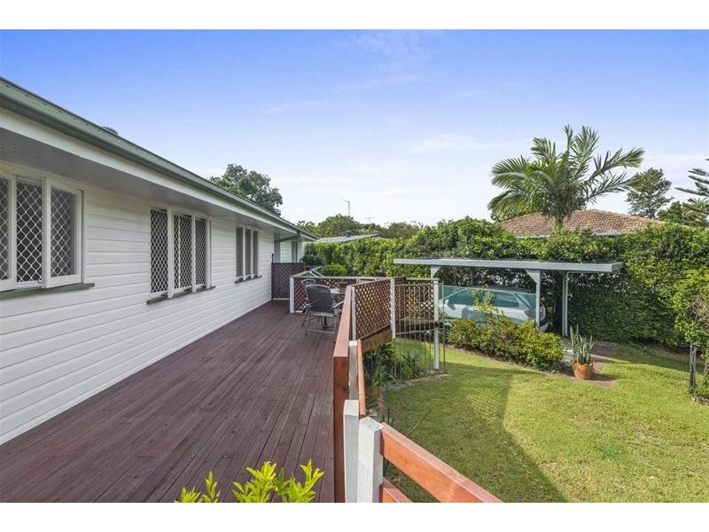 2 Reynton Street, Currumbin Waters QLD 4223
