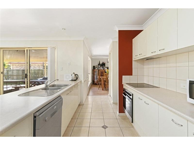 31 Northlakes Drive, Elanora QLD 4221