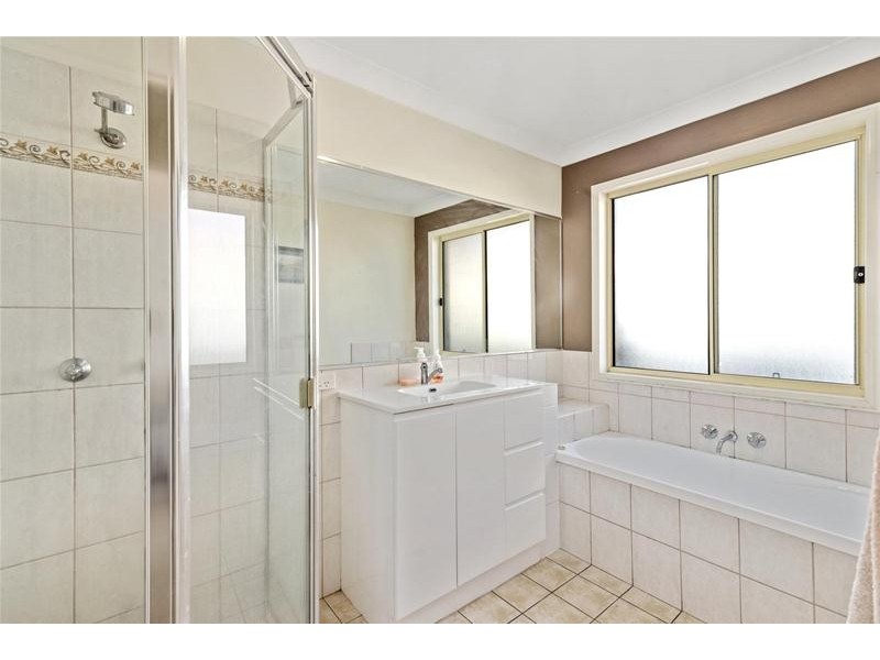 31 Northlakes Drive, Elanora QLD 4221