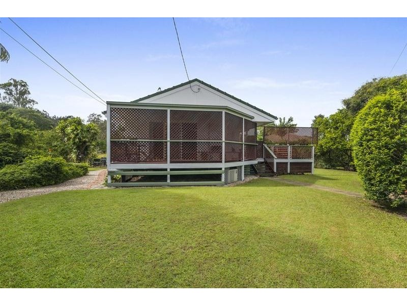 2 Reynton Street, Currumbin Waters QLD 4223
