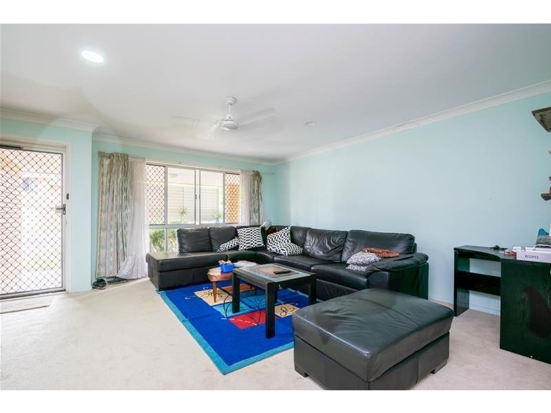 17 Oriana Drive, Mermaid Waters QLD 4218