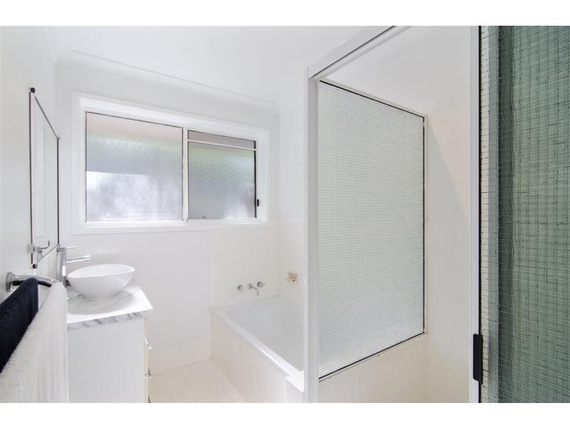 15 Kalamunda Close, Elanora QLD 4221