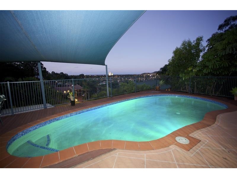 30 Foothill Street, Elanora QLD 4221