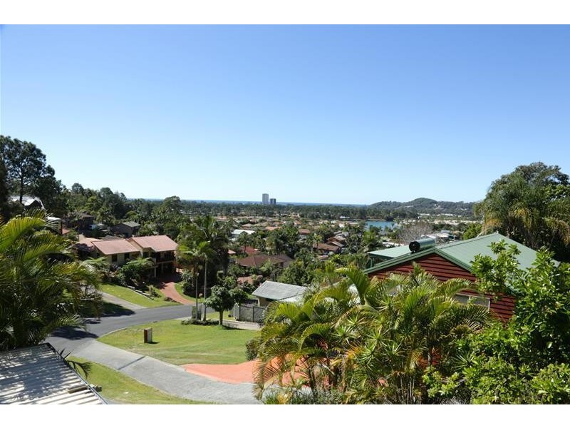 30 Foothill Street, Elanora QLD 4221