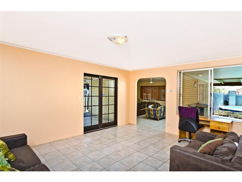 36 Tenth Avenue, Palm Beach QLD 4221