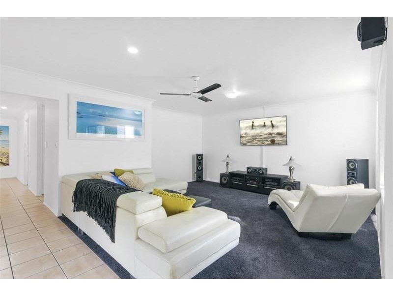 1/17 Peppertree Circuit, Robina QLD 4226