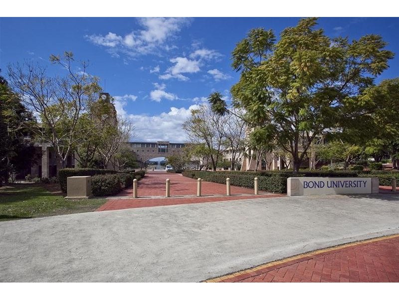 1/17 Peppertree Circuit, Robina QLD 4226