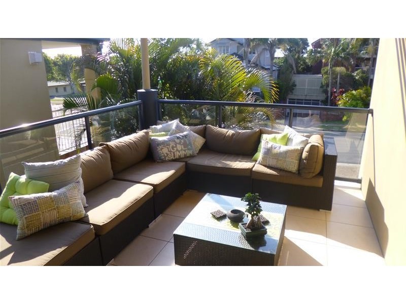 2/14 Tenth Avenue, Palm Beach QLD 4221