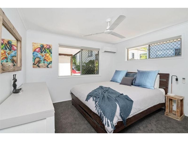 2/53 Tallebudgera Drive, Palm Beach QLD 4221