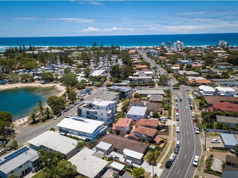 2/53 Tallebudgera Drive, Palm Beach QLD 4221