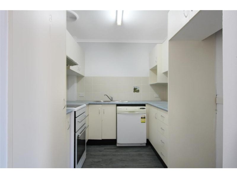 6/5 Jodie  Court, Mermaid Waters QLD 4218