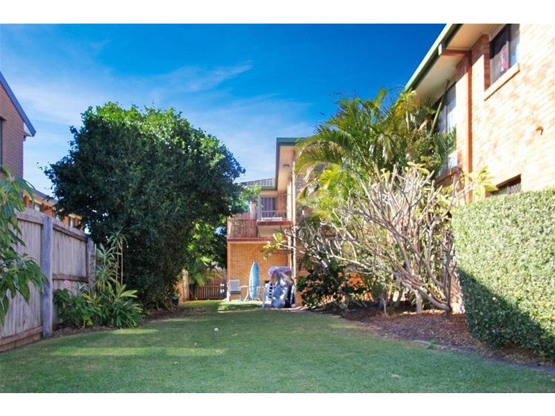 6/5 Jodie  Court, Mermaid Waters QLD 4218