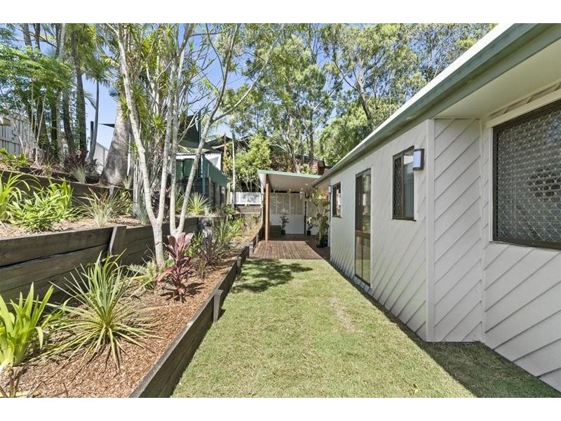 83 Avocado Street, Elanora QLD 4221