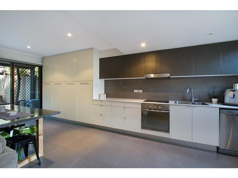 8/65 Mitchell Avenue, Currumbin QLD 4223