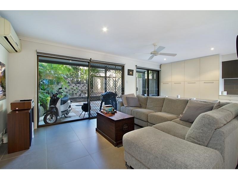 8/65 Mitchell Avenue, Currumbin QLD 4223