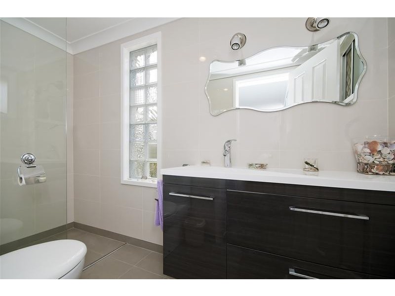 19 Pinon Close, Elanora QLD 4221