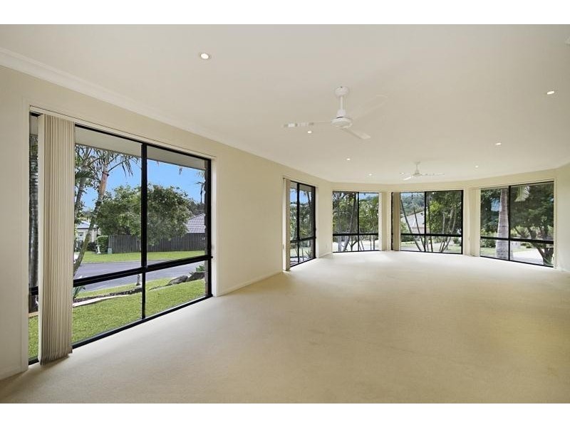 2 Callistris Court, Elanora QLD 4221