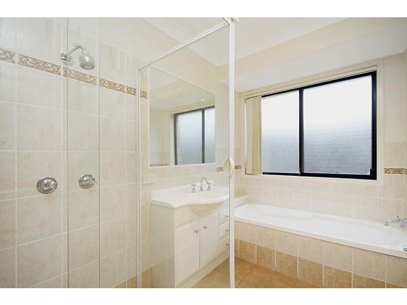 2 Callistris Court, Elanora QLD 4221