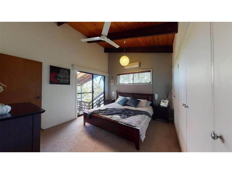 10 Tammin Place, Elanora QLD 4221