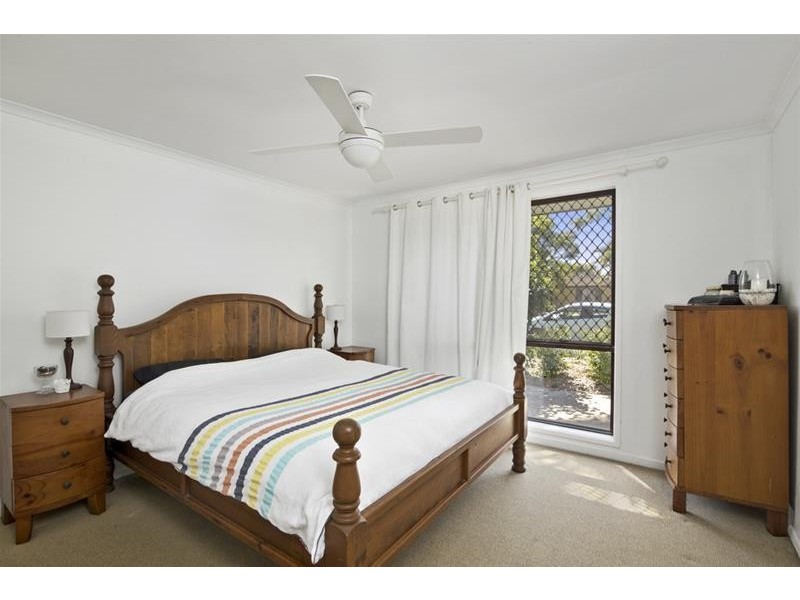 8 Clives Circuit, Currumbin Waters QLD 4223