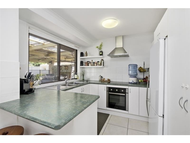 8 Clives Circuit, Currumbin Waters QLD 4223