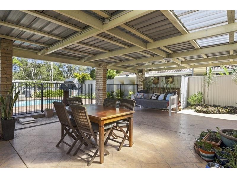 8 Clives Circuit, Currumbin Waters QLD 4223