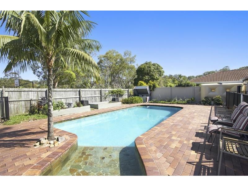 8 Clives Circuit, Currumbin Waters QLD 4223