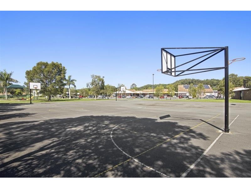 8 Clives Circuit, Currumbin Waters QLD 4223