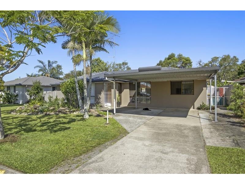 8 Clives Circuit, Currumbin Waters QLD 4223