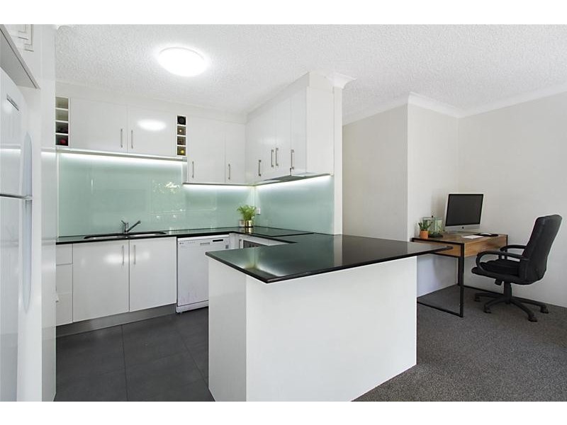 2/27 Hooper  Drive, Currumbin QLD 4223
