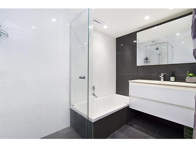 2/27 Hooper  Drive, Currumbin QLD 4223