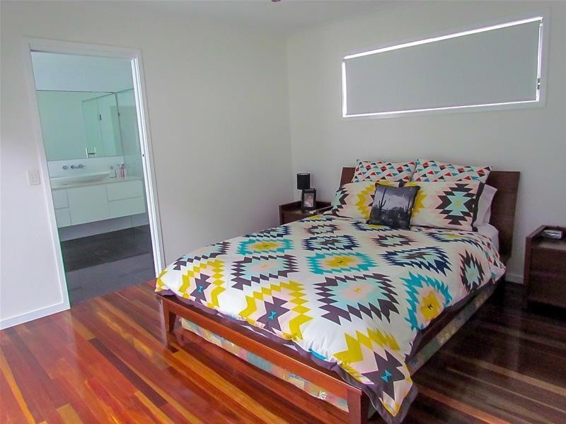 8 Alpha  Avenue, Currumbin QLD 4223