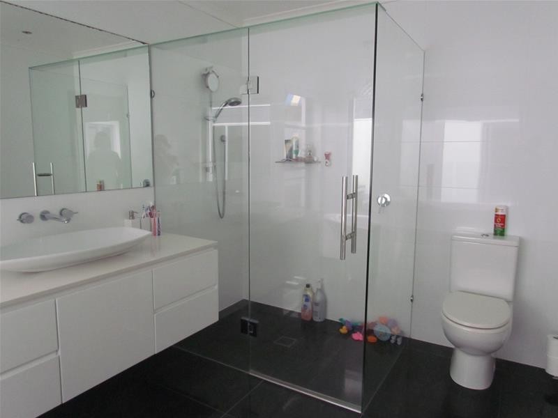 8 Alpha  Avenue, Currumbin QLD 4223