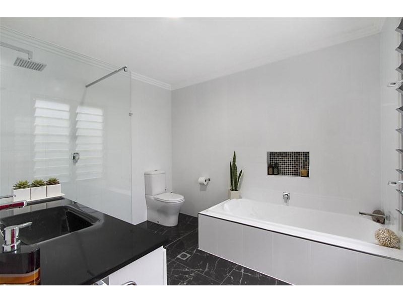 2 Tyalla Court, Tallebudgera QLD 4228