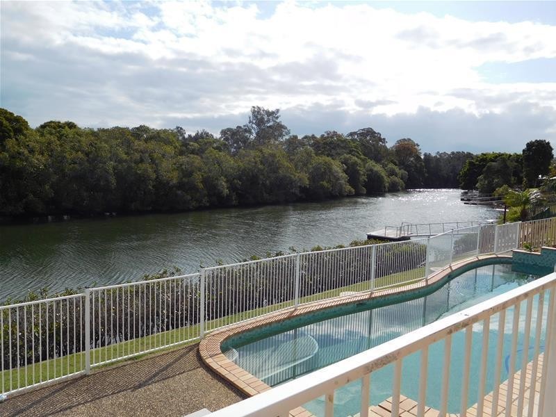 238 Nineteenth Avenue, Elanora QLD 4221