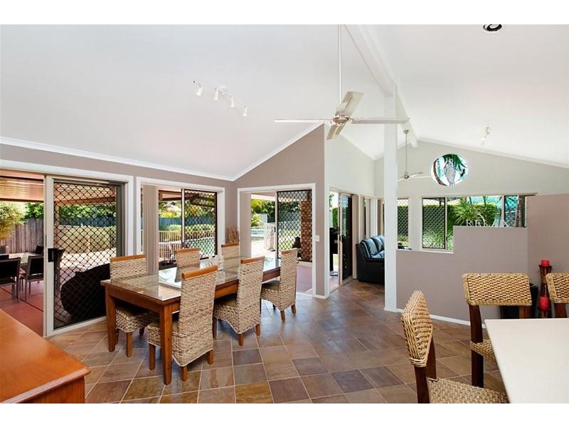 10 Blackbean Court, Elanora QLD 4221