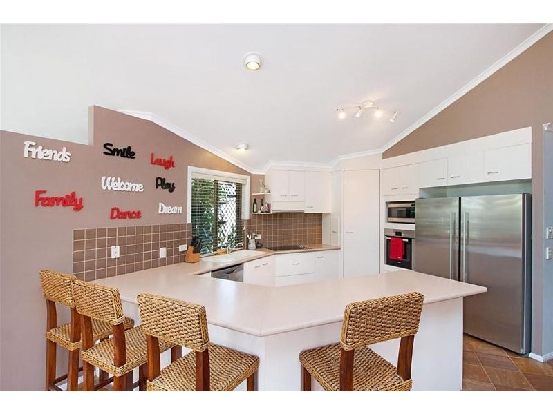 10 Blackbean Court, Elanora QLD 4221