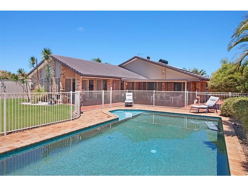 10 Blackbean Court, Elanora QLD 4221