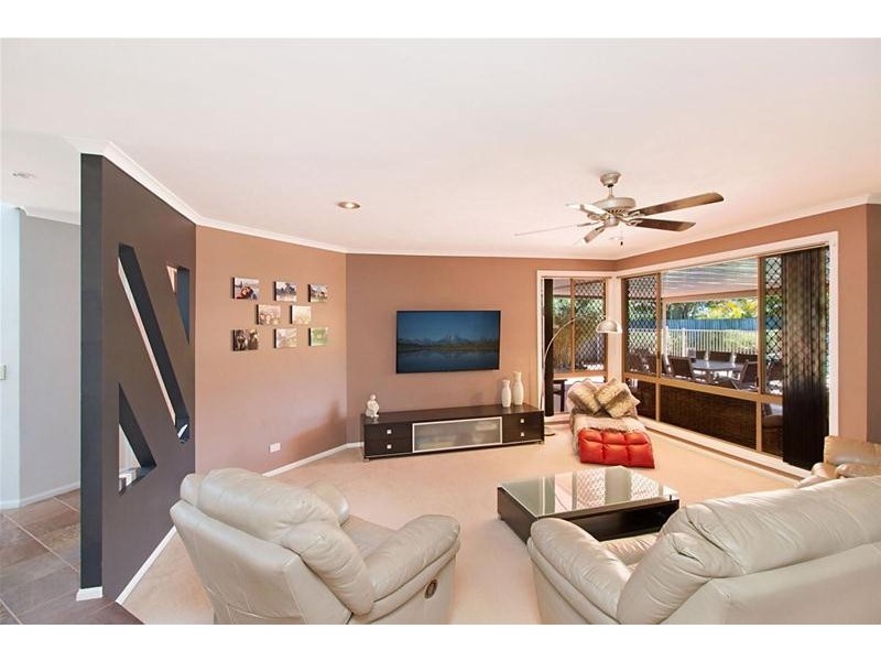 10 Blackbean Court, Elanora QLD 4221