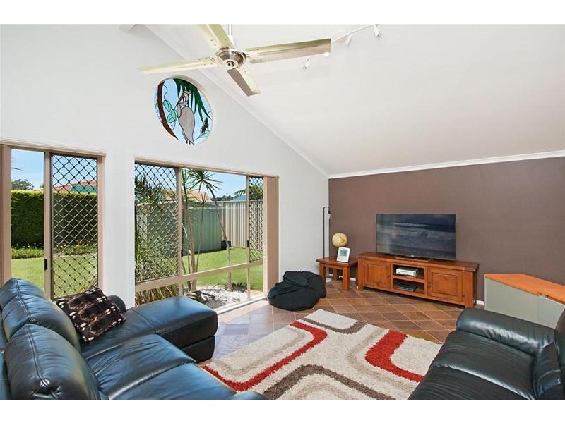 10 Blackbean Court, Elanora QLD 4221