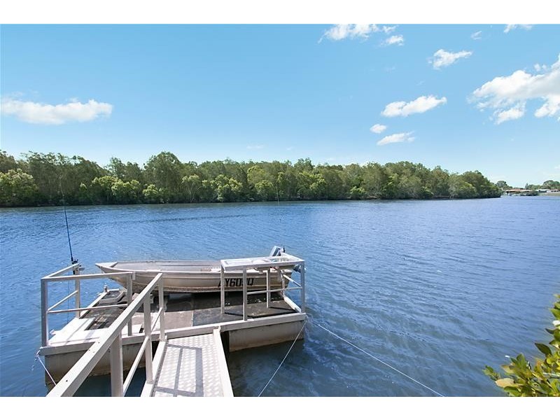 184 Nineteenth Avenue, Elanora QLD 4221