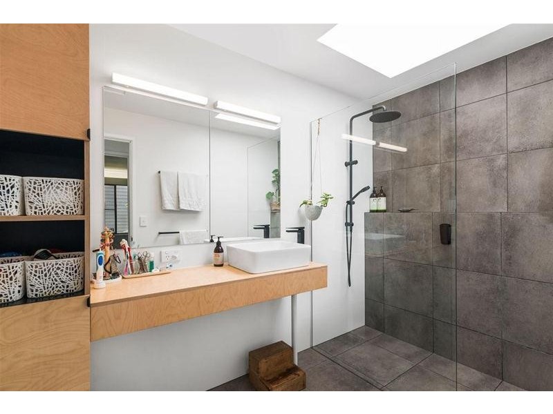 5 Lansell  Avenue, Currumbin QLD 4223