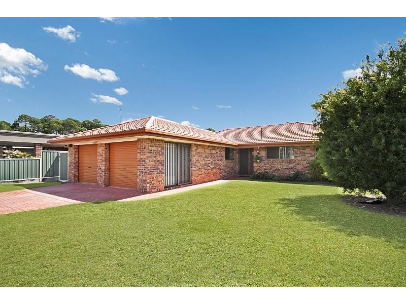15 Pinon Close, Elanora QLD 4221
