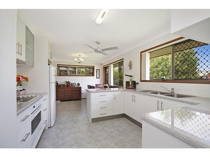 15 Pinon Close, Elanora QLD 4221