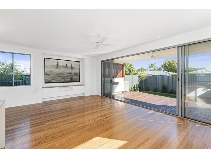 61B Twenty Fifth Avenue, Palm Beach QLD 4221