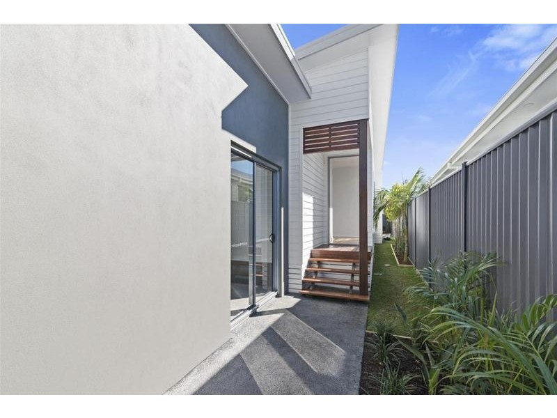 61B Twenty Fifth Avenue, Palm Beach QLD 4221