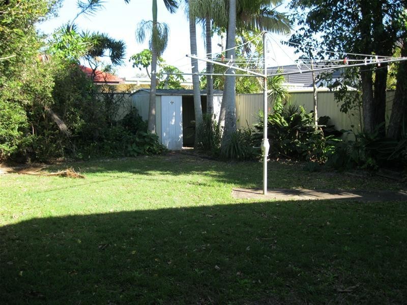 68 Philippine Parade, Palm Beach QLD 4221