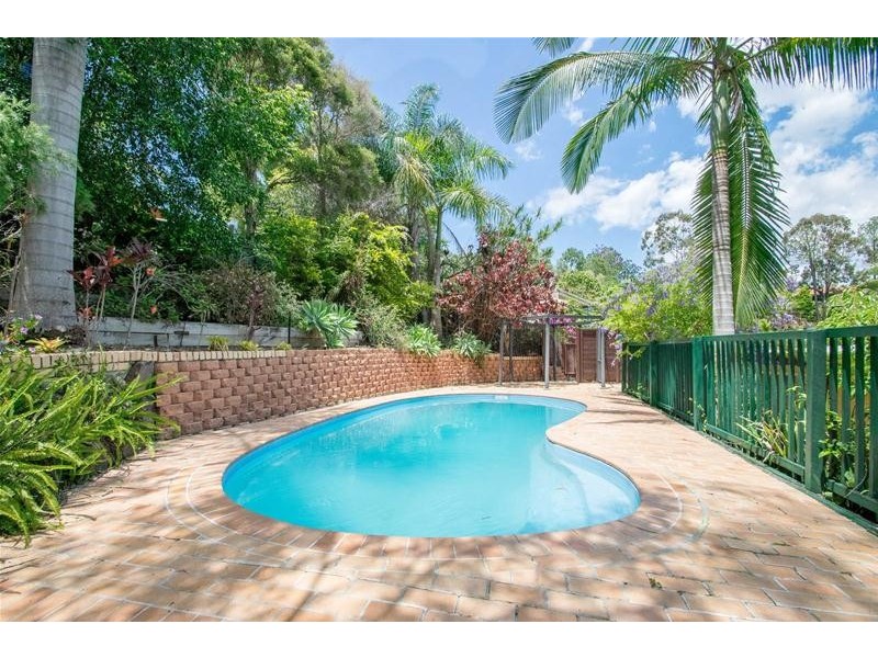 8 Wickepin Court, Elanora QLD 4221