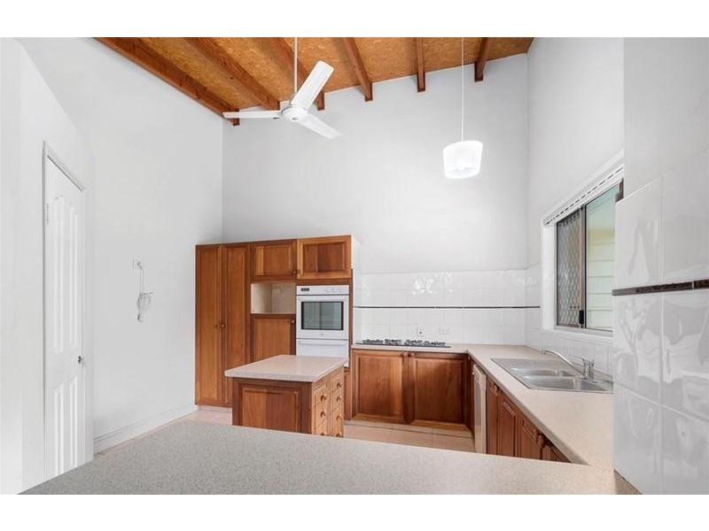 8 Wickepin Court, Elanora QLD 4221